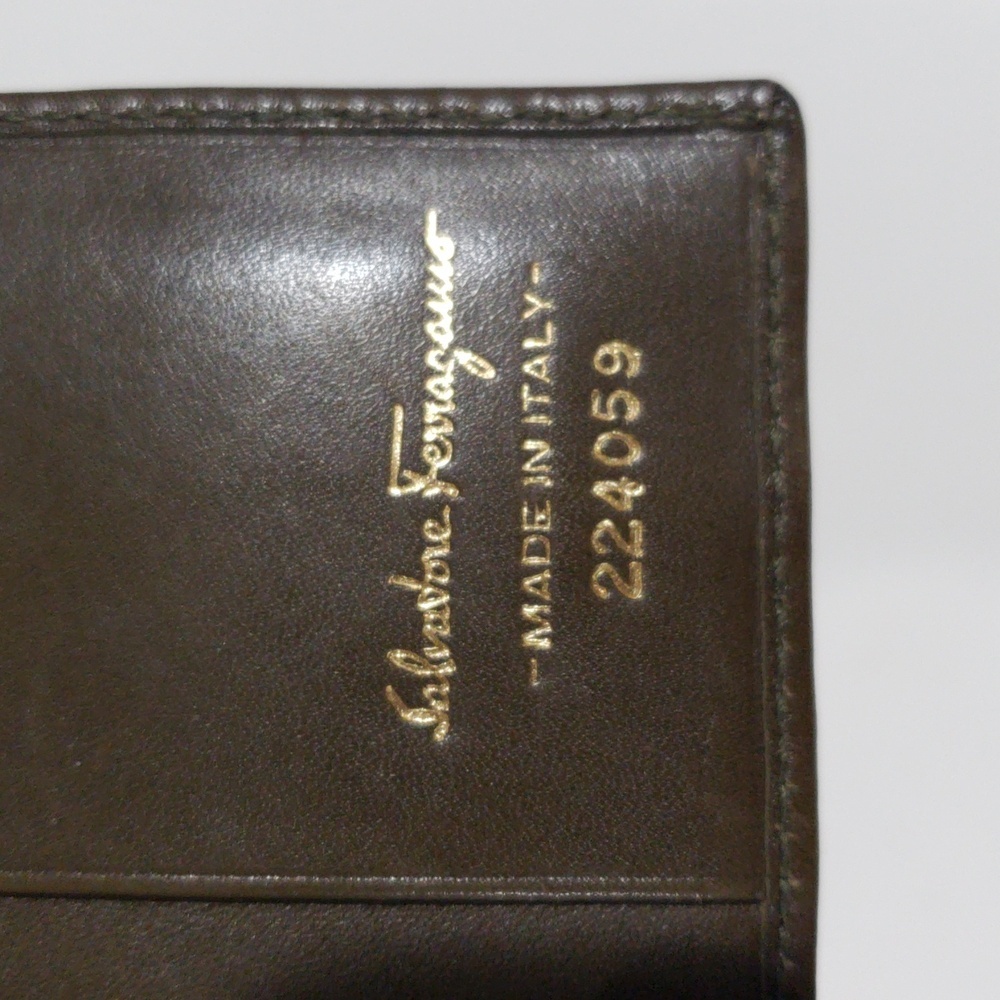 Salvatore Ferragamo Brown Leather Vintage Bi-Fold Wallet – Gancini Luxury Closur - Picture 10 of 14